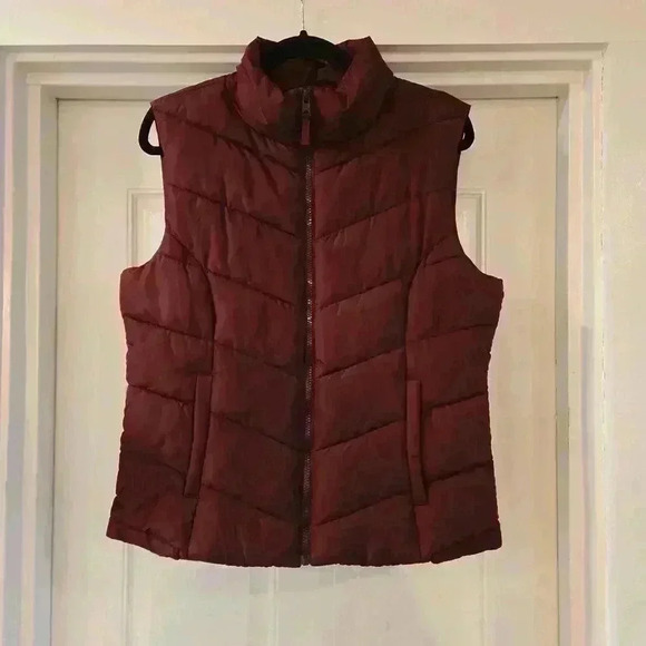 Aeropostale Womens Remixed Down Puffer Vest Jacket Burgundy Red Size Large - Picture 1 of 9